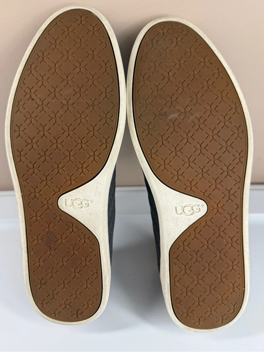 UGG sammy chevron